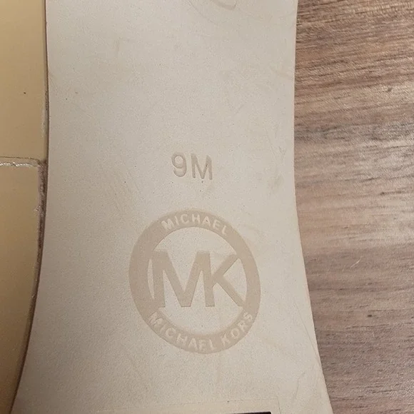 Michael Kors Peep Toe Platform Heels Nude Patent Leather Pumps Women's 9M - Picture 9 of 11